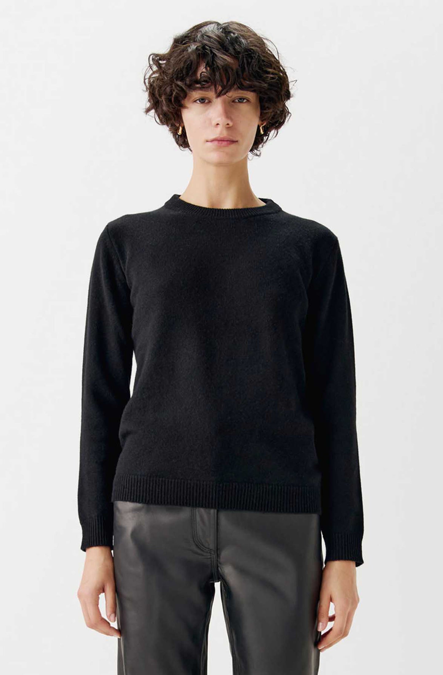 The Classic Cashmere Crew Neck