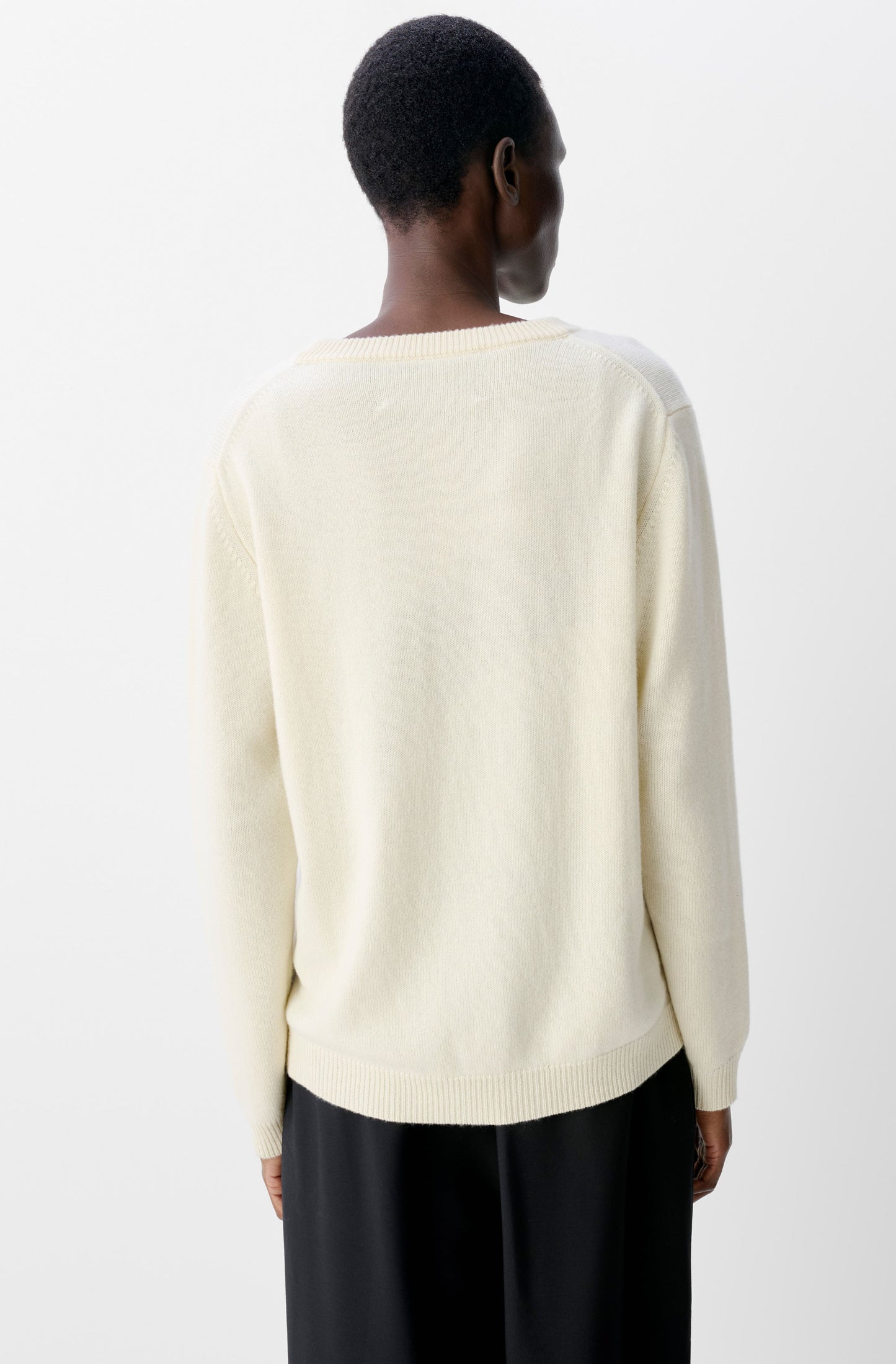 The Classic Cashmere Crew Neck