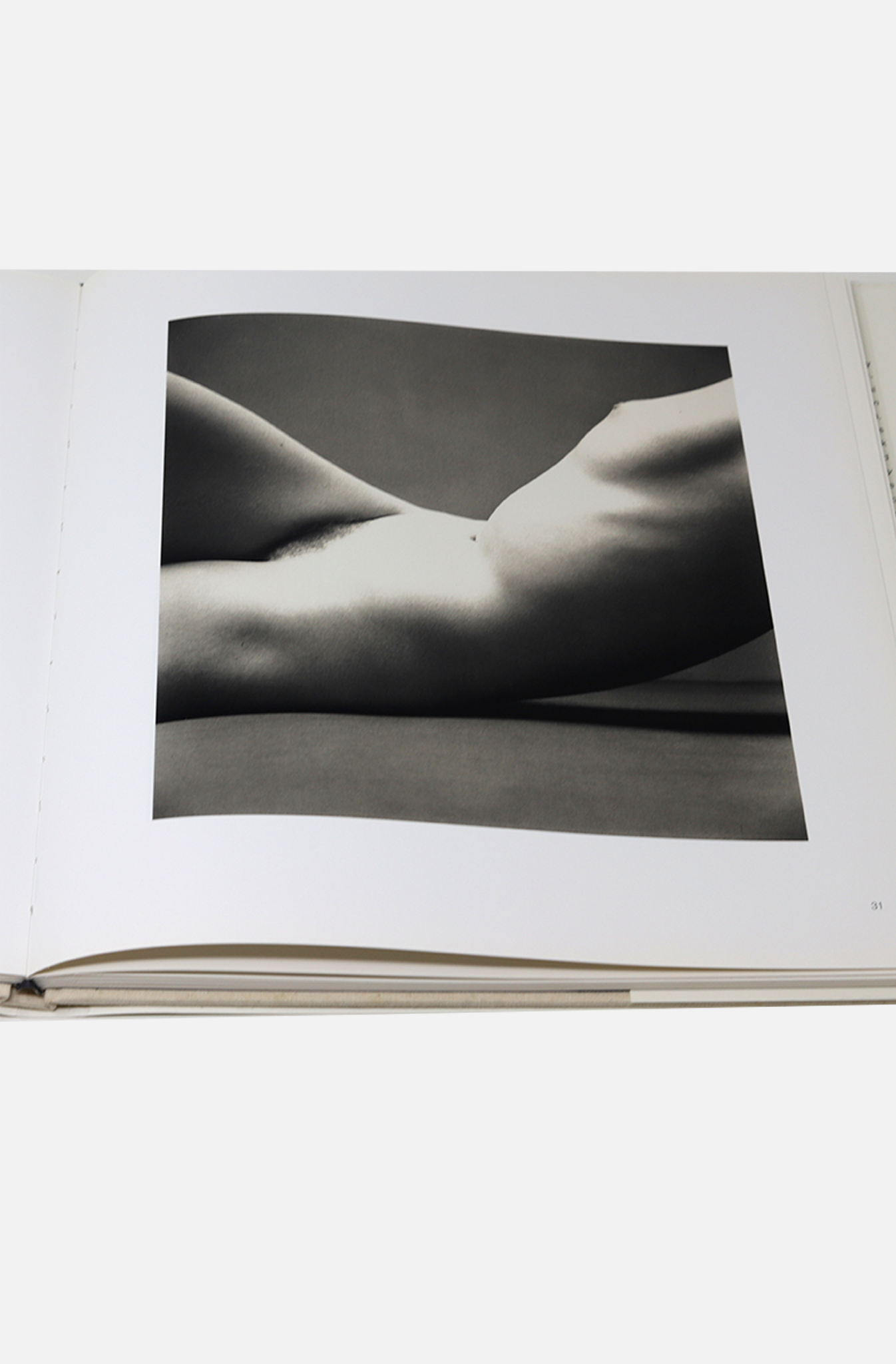 IRVING PENN - EARTHLY BODIES