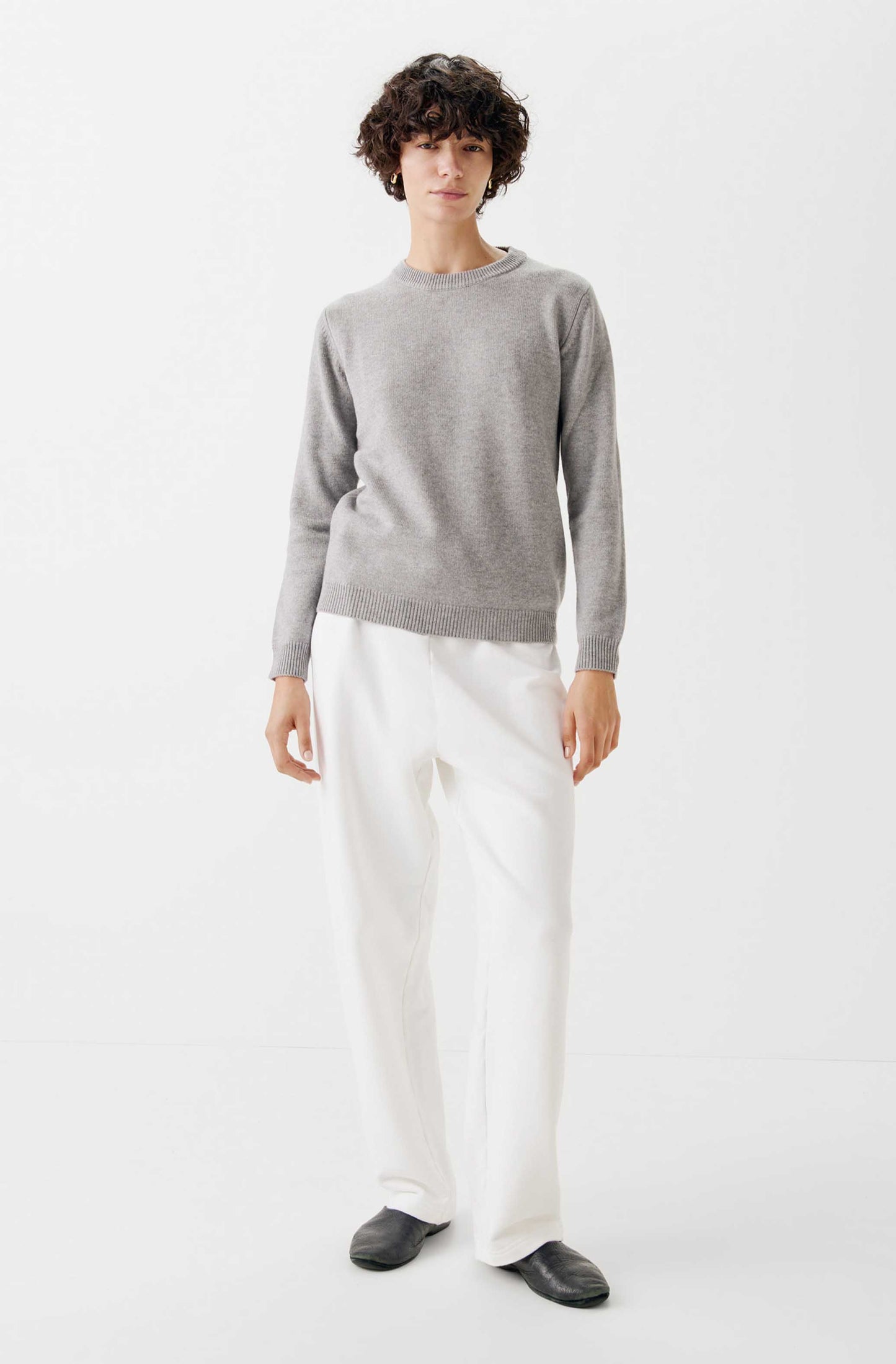 The Classic Cashmere Crew Neck