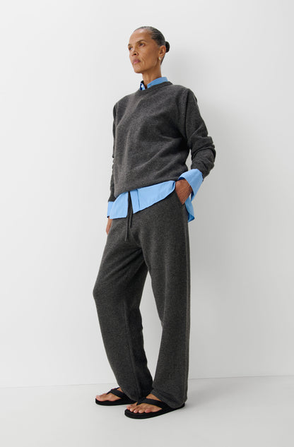 The Classic Cashmere Crew Neck