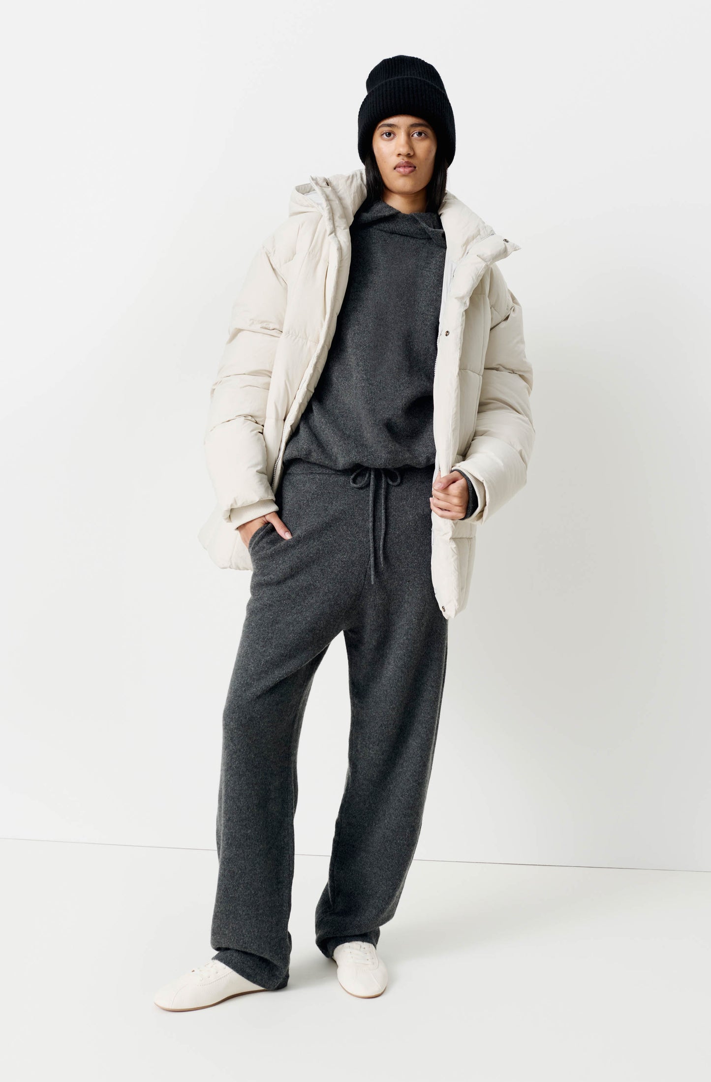 The Regents Cashmere Joggers