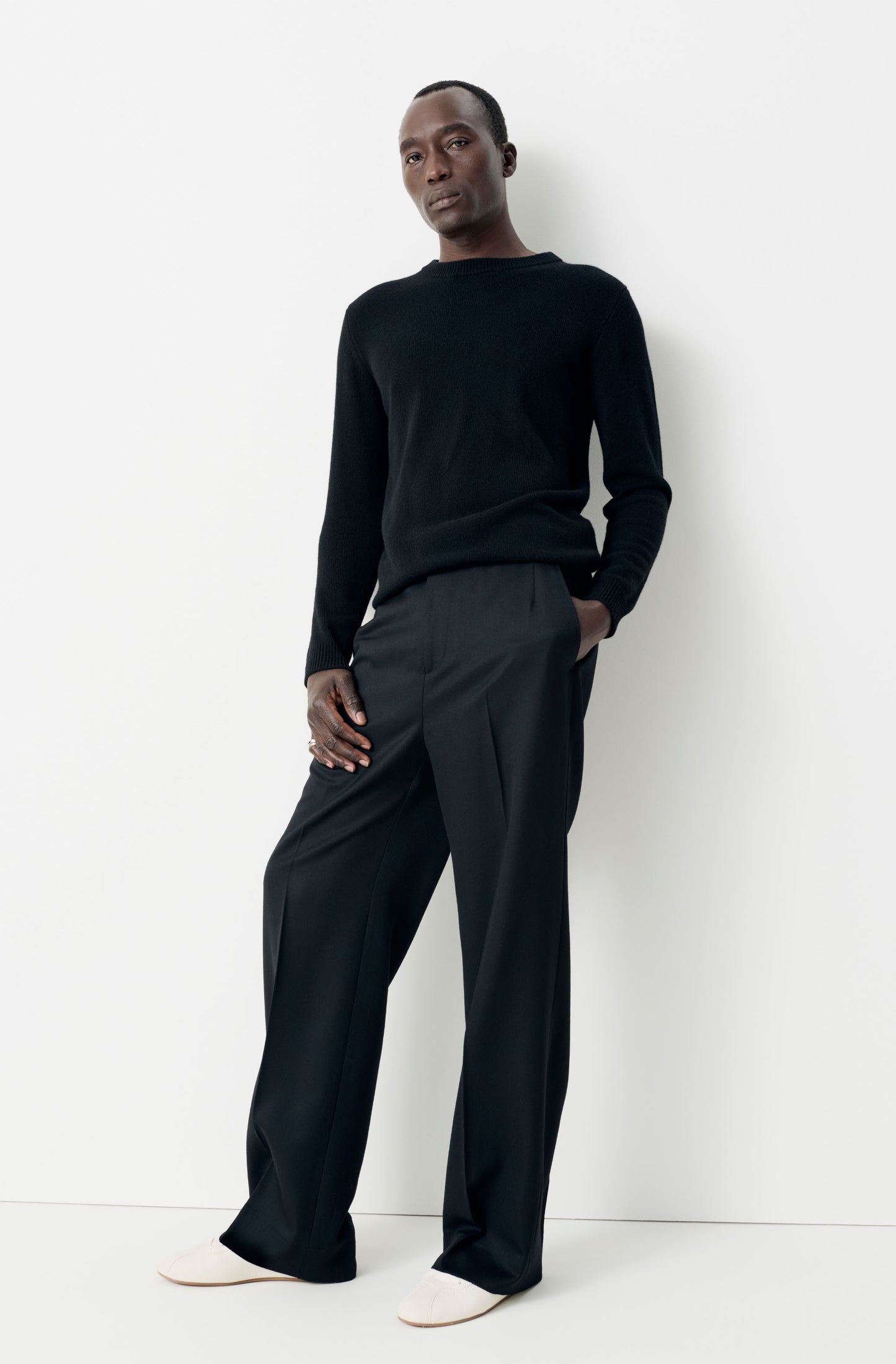 The Men’s Classic Cashmere Crew Neck