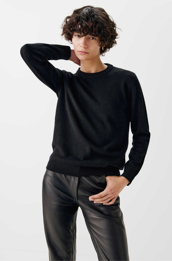 The Classic Cashmere Crew Neck