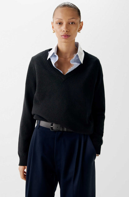 The Classic Cashmere V-Neck