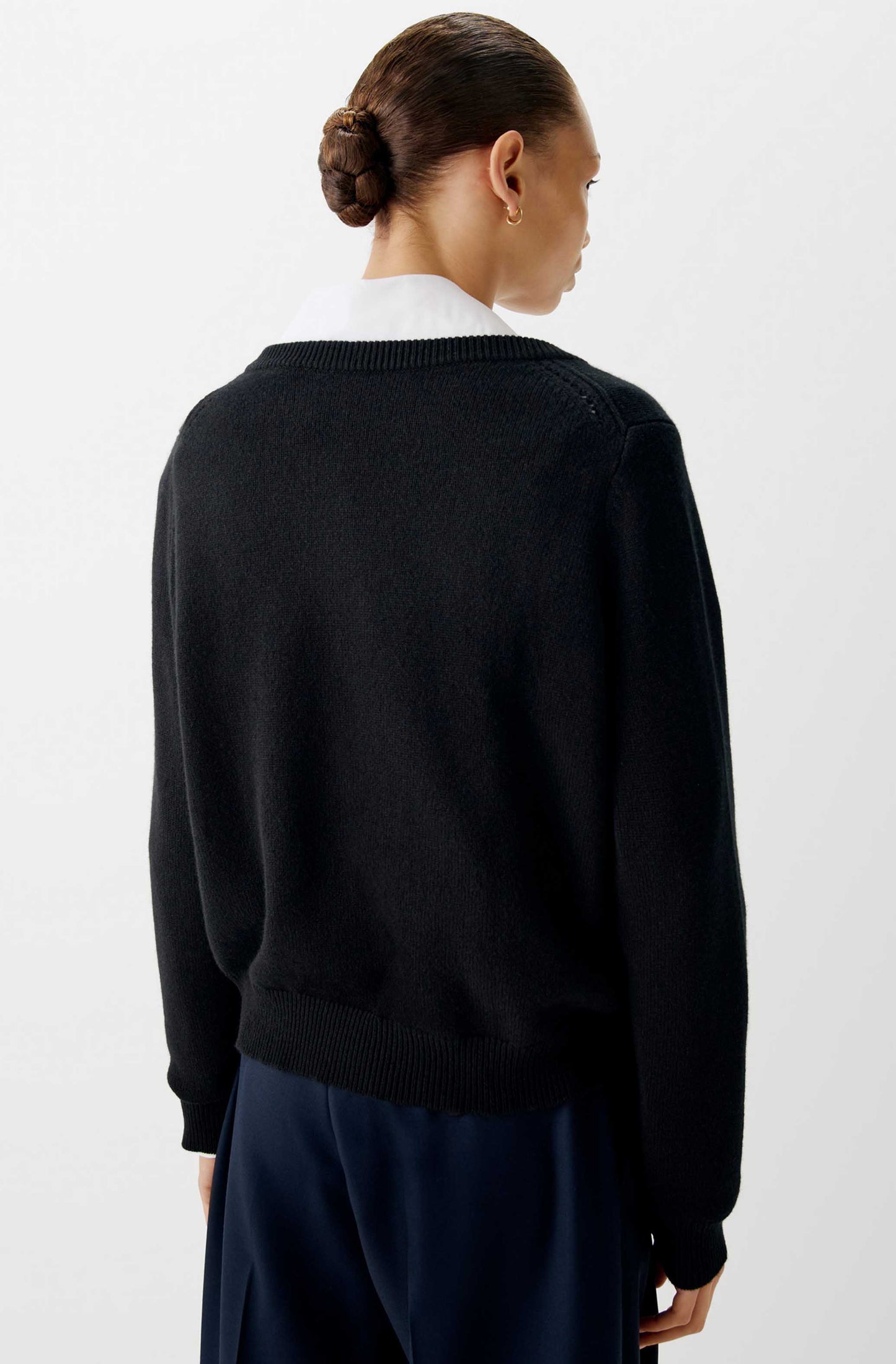 The Classic Cashmere V-Neck