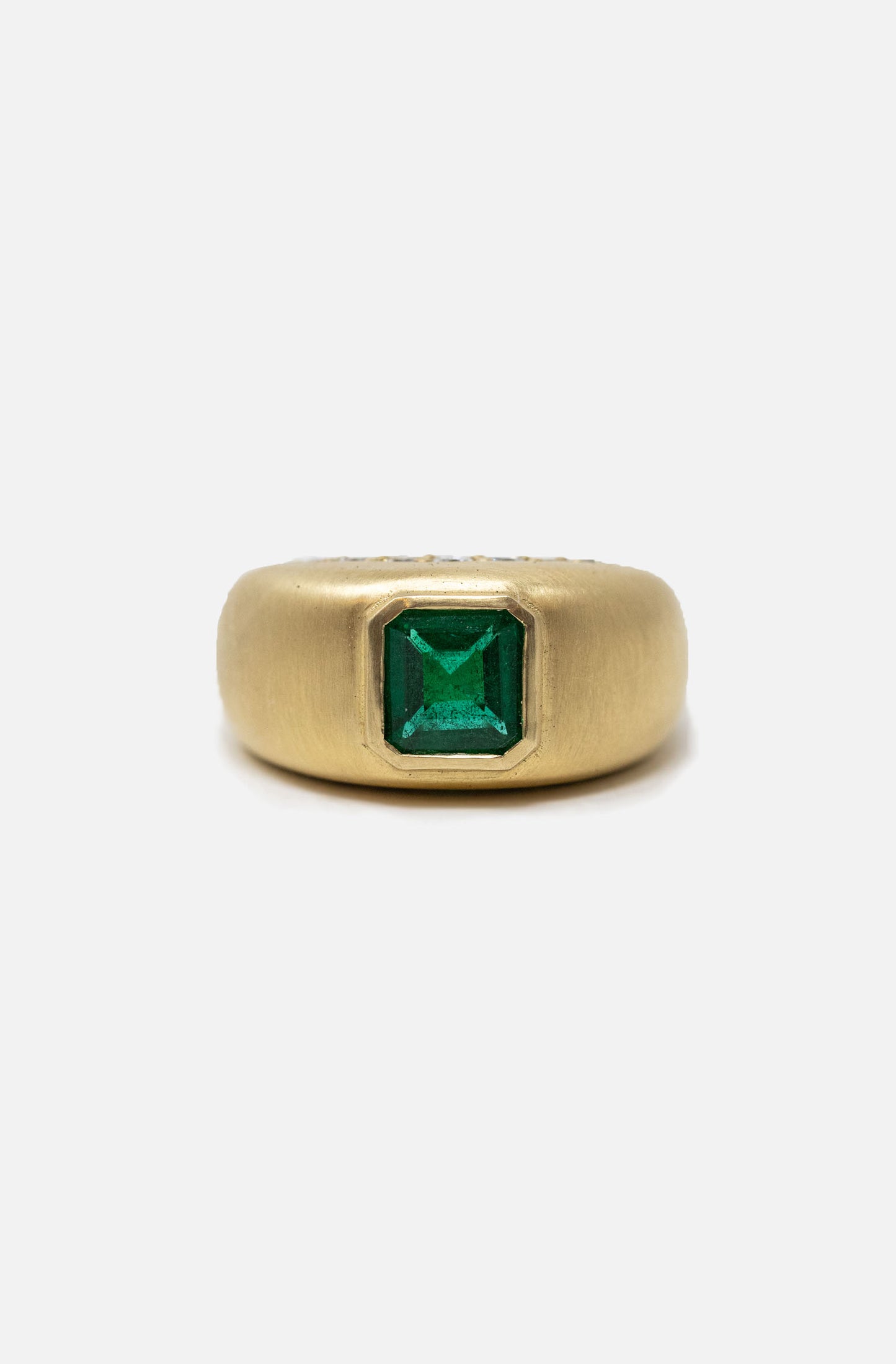 The Emerald Bombe Ring