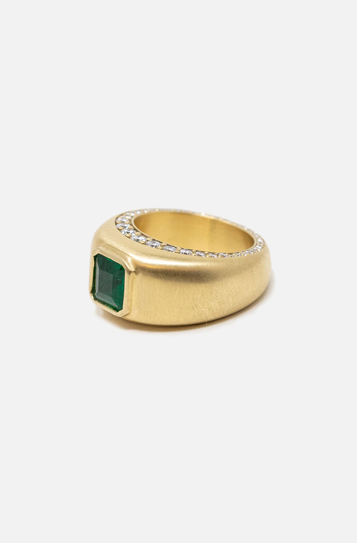 The Emerald Bombe Ring